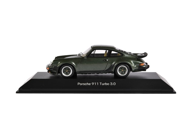Porsche 911 930 Turbo 3.0, Generation 1, Oak Green, Spark, scale 1:43