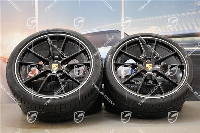 20-inch Carrera S (III) summer wheel set, 8J x 20 ET57 + 9,5J x 20 ET45 + NEW Pirelli tyres 235/35 ZR20 + 265/35 ZR20, rims star in black (glossy), with TPMS