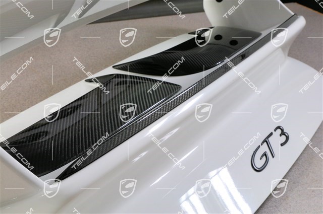 Listwa spoilera maski GT3 (Gurney Flap), wykonana z carbonu i wykończona bezbarwnym lakierem