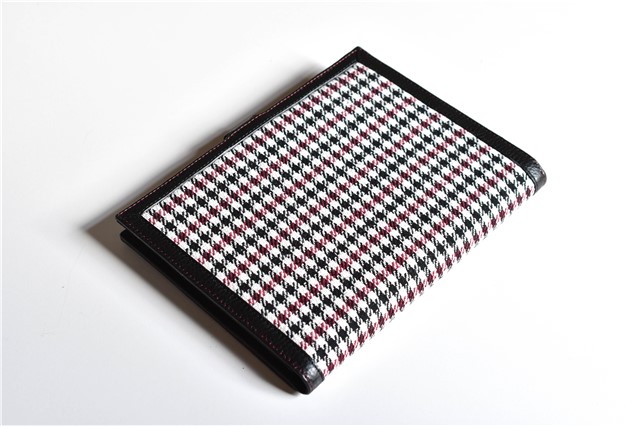 "60Y 911" document folder, in a houndstooth pattern, with embossed Porsche Crest, anniversary 60 Years of 911 badge