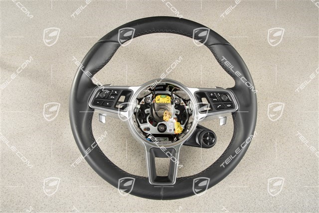 Multifunction steering wheel, PDK, Heated, Sport Chrono Plus, Black