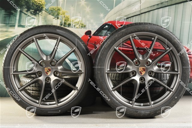20-inch Carrera S (III) summer wheel set, 8,5J x 20 ET51 + 11J x 20 ET70, tyres 245/35 ZR20 + 295/30 ZR20, Platinium (silk gloss), with TPMS