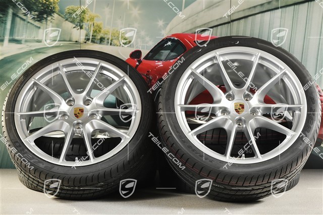 20-inch Carrera S III summer wheel set, 8,5J x 20 ET51 + 11J x 20 ET52 + Pirelli summer tyres 245/35 ZR20 + 305/30 ZR20, with TPMS