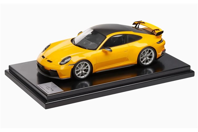 911 GT3 (992), signal yellow (1YH) / black, incl. acrylic glass display case, Limited Edition / 100 pcs., Spark, scale 1:12