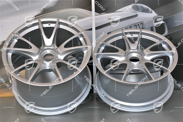 19-inch GT3 II RS 4.0 / GT2 RS wheel set, silver, front 9J x 19 ET47+ rear 12J x 19 ET48