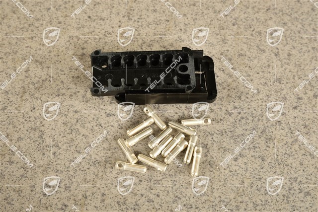 Plug / socket connector