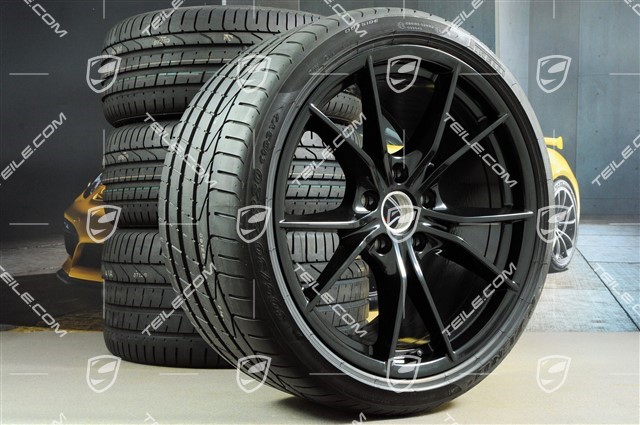 20-inch summer wheels set Carrera S IV, rims 8,5 J x 20 ET49 + 11,5 J x 20 ET56 + Pirelli summer tyres 245/35 ZR20 + 305/30 ZR20, black high-gloss, with TPMS