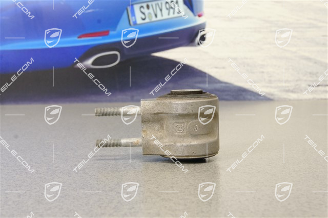 Spyder Control arm bearing flange, front, L=R