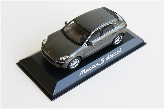 Modellauto Porsche Macan S Diesel, Maßstab, 1:43