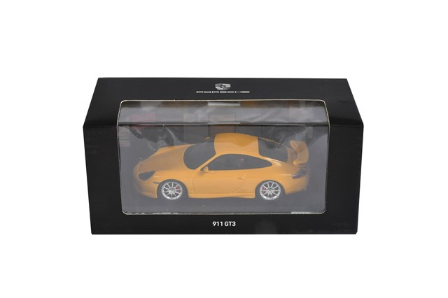 Porsche 911 996.1 GT3, speed yellow/black, Spark, scale 1:43