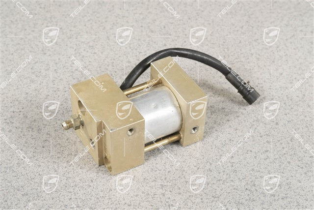 Valve holder