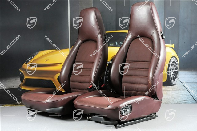Sitze, Kunstleder Mittelbahn Porsche-Schriftzugstoff, Weinrot, L+R