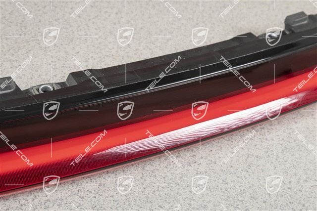 Rear light, center, red