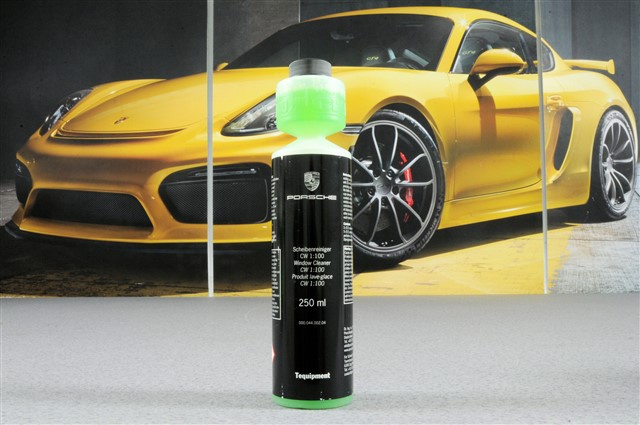 Windscreen cleaner concentrate, 250 ml bottle Windscreen cleaner concentrate, 250 ml bottle