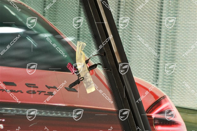 Windscreen / Windshield with tinted top, Camera, ACC,  Traffic Sign Recognition, PDLS+