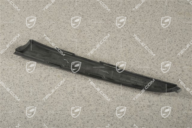 Trim, upper, R