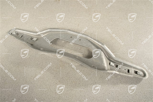 Spyder, Underbody trim bracket