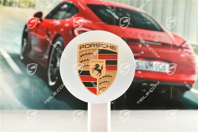 Hub cap, concave, crest coloured