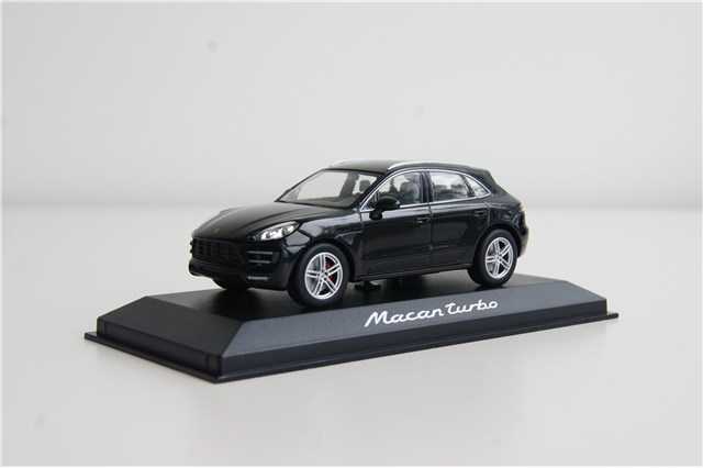 Modellauto Porsche Macan Turbo, 1:43