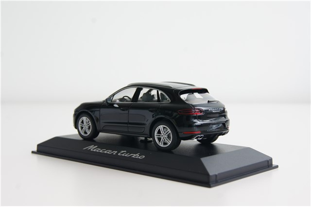 Modellauto Porsche Macan Turbo, 1:43