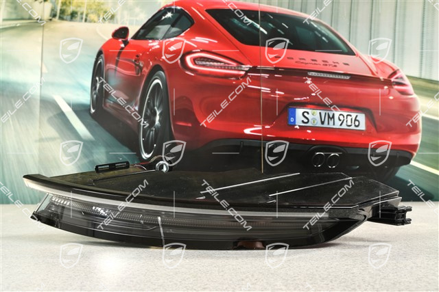 Rear light, R